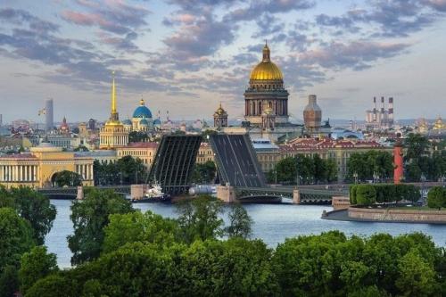 Жители Санкт-Петербурга могут ожидать аномально теплую погоду