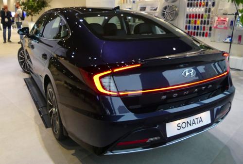 Hyundai Sonata 2020 сзади