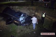 Под Николаевом «Volvo» слетел в окоп бывшего блокпоста — погибла девушка