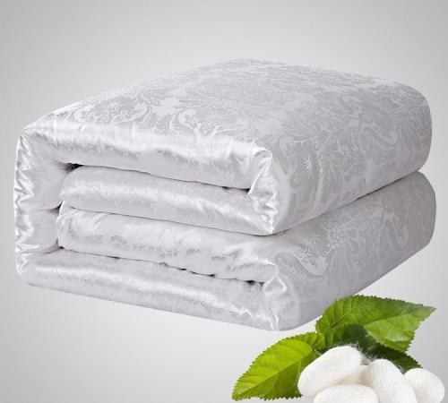 Шелковое одеяло: плюсы и минусы, особенности наполнителя, как выбрать и купить