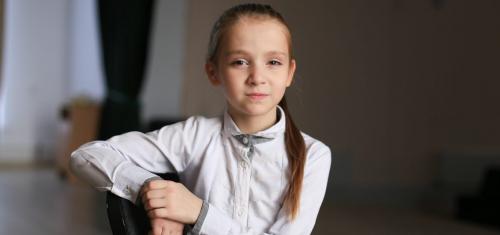 Русфонд: Арине Маматовой из села Бейсугского необходимы слуховые аппараты