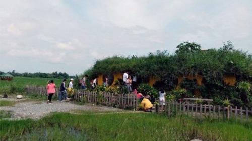 На Филиппинах открылась деревня хоббитов