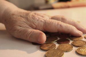 Средняя пенсия женщин в Омской области не превышает 20 тыс рублей