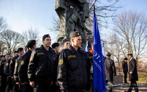 Студенты Военного учебного центра при СПбГЭТУ «ЛЭТИ» почтили память экипажа легендарного миноносца