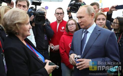 Волжанка представила «серебряное» волонтерство России на встрече с Путиным