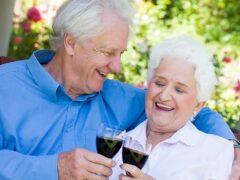 Двадцать процентов пожилых людей злоупотребляют алкоголем — исследователи
