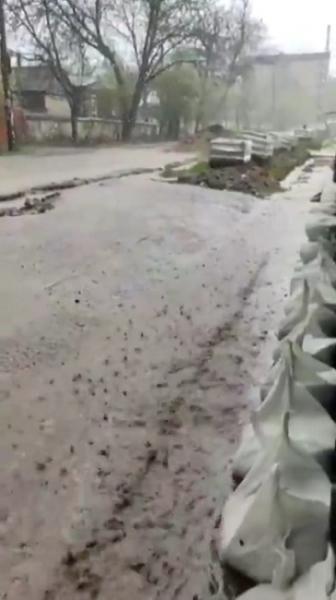 В Кисловодске из-за недоделанных дорожных работ затопило дворы