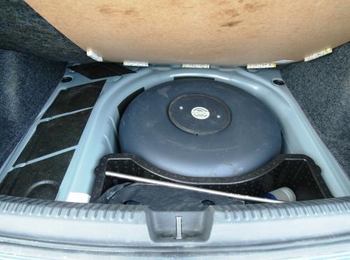 Тороидальный газовый баллон 54 литра (пропан) в багажнике