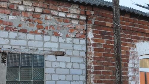 Жители села под Воронежем пожаловались на фуры, от движения которых разрушаются дома