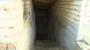 Во многоэтажке Саранска подвал заливает канализация: коммунальщики готовятся к вскрытию