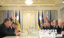 Премьер-министр Грузии встретился с Президентом Украины вместе с другими главами государств ГУАМ