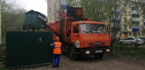 В Сызрани установили более 500 новых евроконтейнеров для сбора ТБО